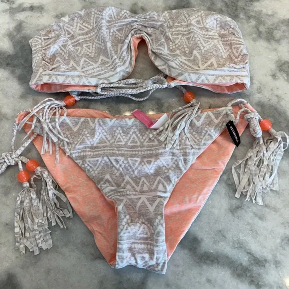 Victoria's Secret REVERSIBLE Bikini Size L - Picture 1 of 3